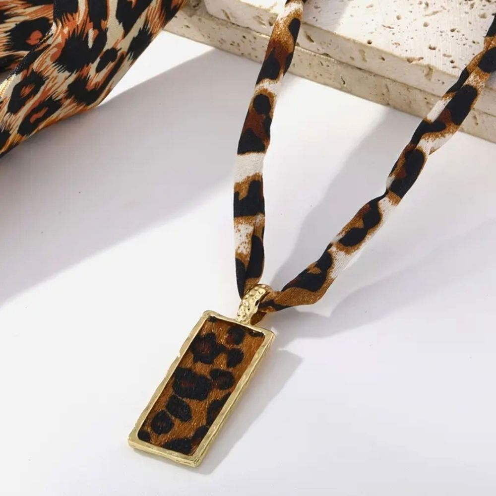 Leopard Rectangle Cloth Necklace - Picture 5 of 6
